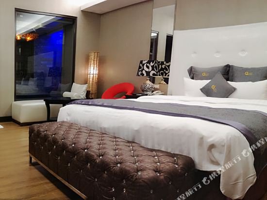 Фото Golden Hot Spring Hotel