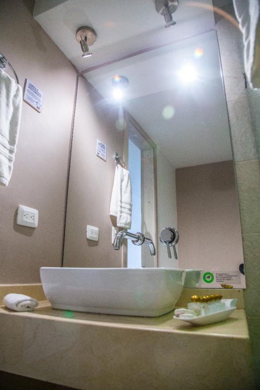 Фото Hotel 1525 by Geh Suites