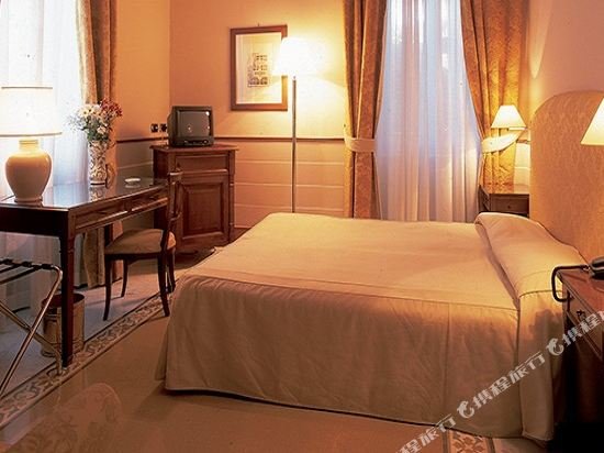 Фото Hotel Flora