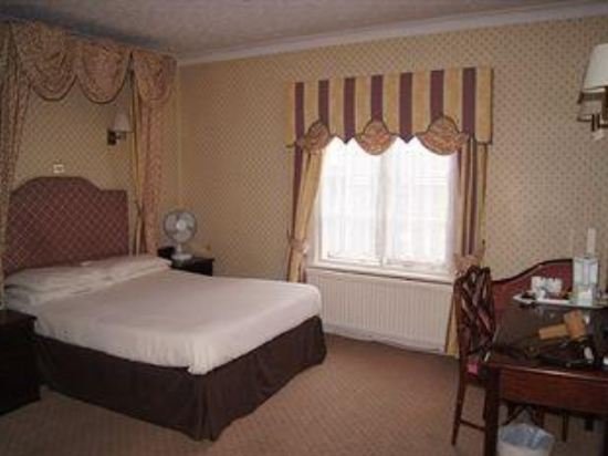 Фото The Castle Hotel Tamworth