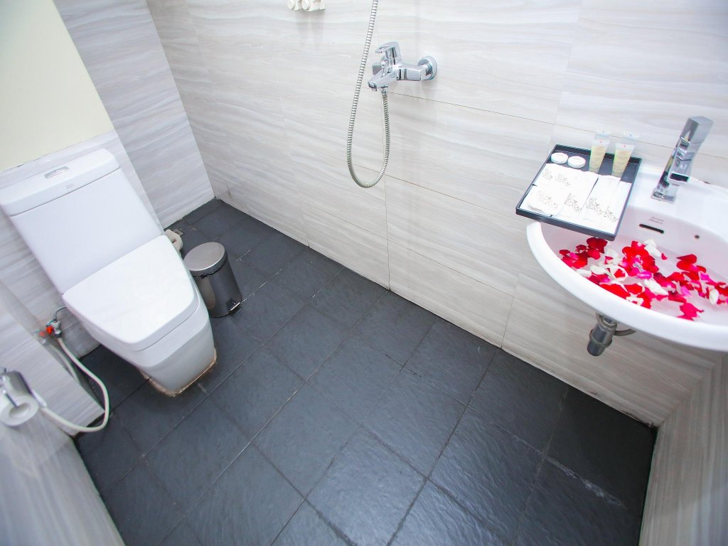 Фото Grace Treasure Hotel