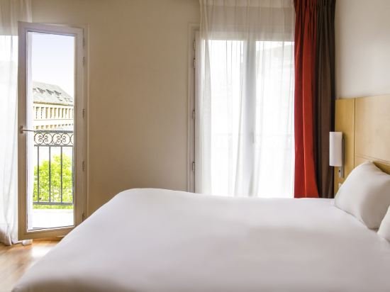 Фото ibis Paris Tour Montparnasse 15th