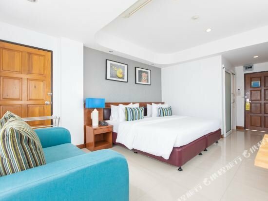 Hotel Lumpini Seaview jomtien by Parikal, Pattaya, photo