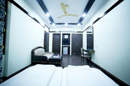 Гостиница Hotel Naveen в Мератхе