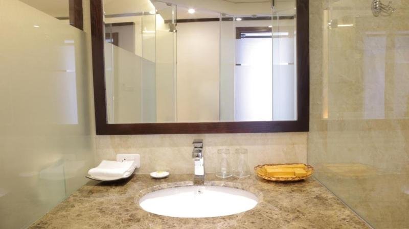 Фото May de Ville City Centre 2 Hotel