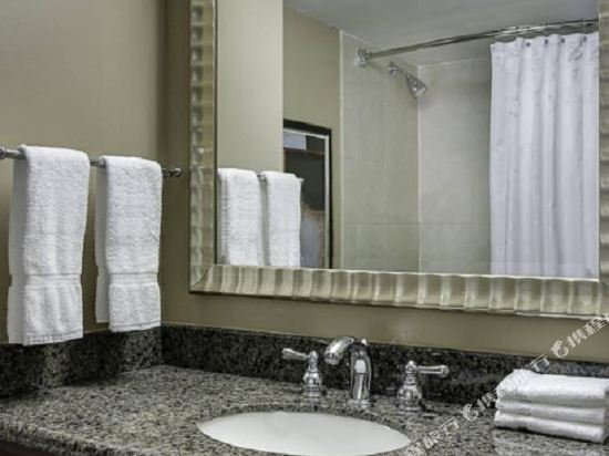 Фото Sheraton Oklahoma City Downtown Hotel