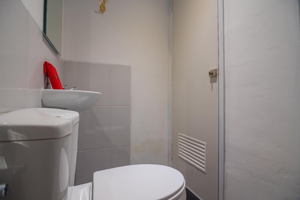 Фото RedDoorz near Taman Rejomulyo