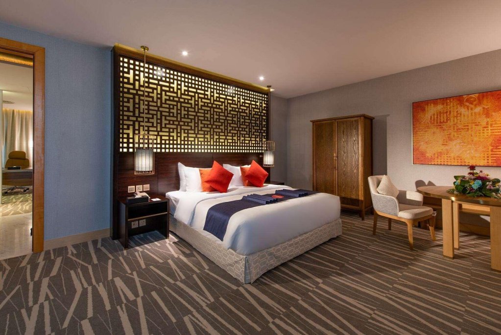 Фото Ramada Al Qassim Hotel And Suites