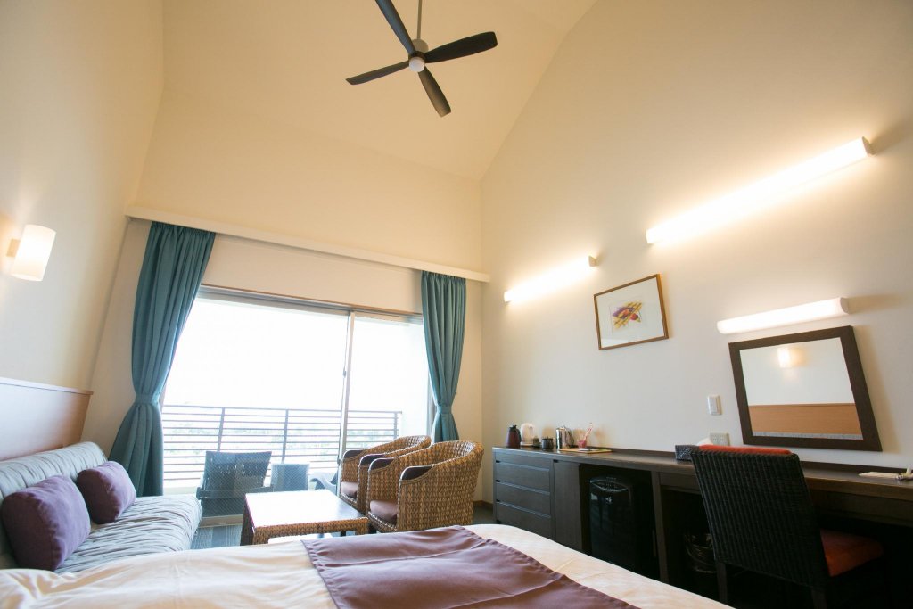Фото Ishigaki Resort Hotel
