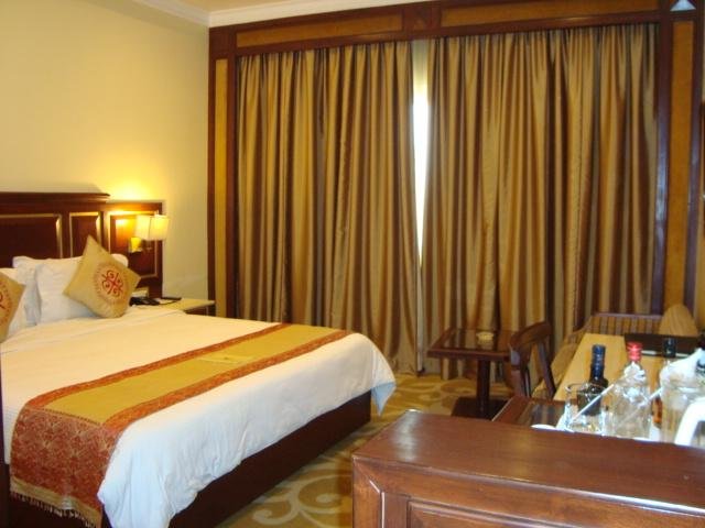 Фото Dynasty Hotel