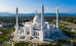 Pride of Muslims mosque (ulitsa A.A. Kadyrova, 122), mosque
