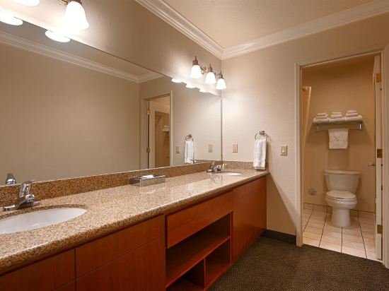 Фото Best Western Town & Country Lodge