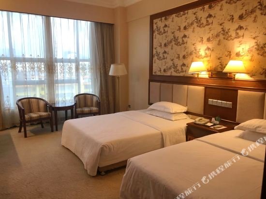 Фото Dongguan Gladden Hotel