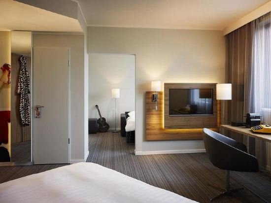 Фото Moxy Frankfurt Eschborn