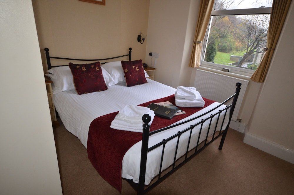 Фото Southview Guest House and indoor pool