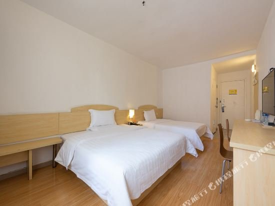 Фото 7 Days Inn Foshan Temple Baihua Squrare Branch