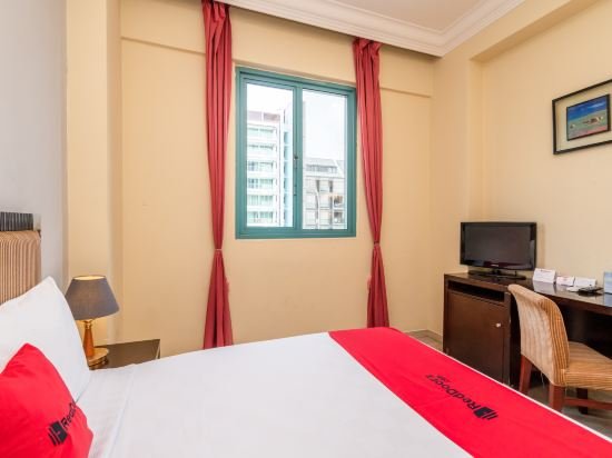 Фото RedDoorz at Aljunied