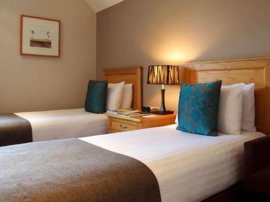 Фото The Lodge Hotel Putney