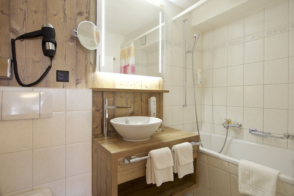 Фото Отель La Couronne Hotel & Spa