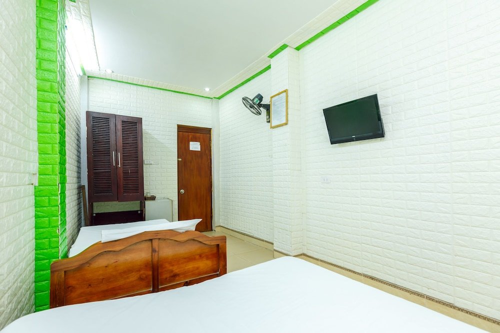 Фото OYO 604 Queen Hotel spot on