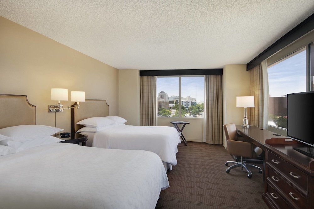 Фото Sheraton Austin Hotel at the Capitol