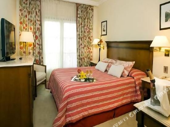 Фото Howard Johnson by Wyndham 9 De Julio Avenue