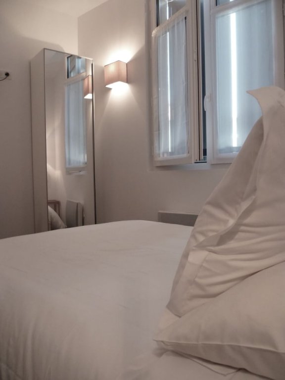 Фото Urban Style Biarritz Hôtel du Relais