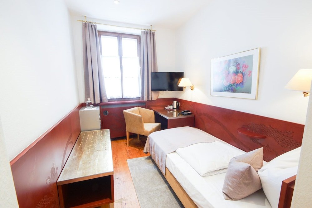 Фото Altstadt Hotel Wolf