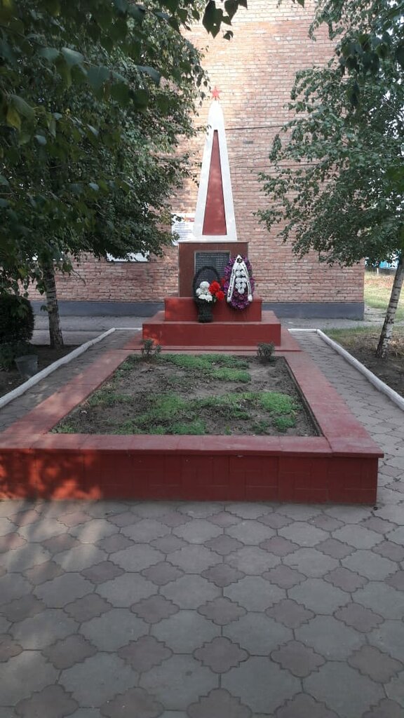 Monumento, memorial Братская могила, павших в Великую Отечественную Войну, , foto
