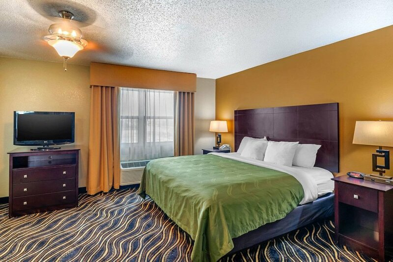 Гостиница Quality Suites Addison - Dallas