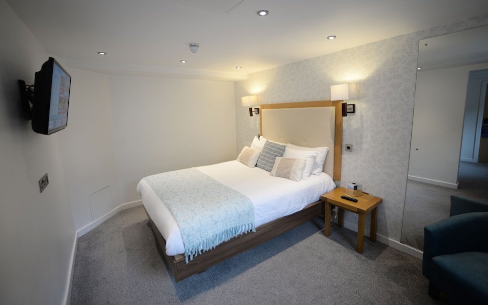 Фото Waterside Hotel & Leisure Club