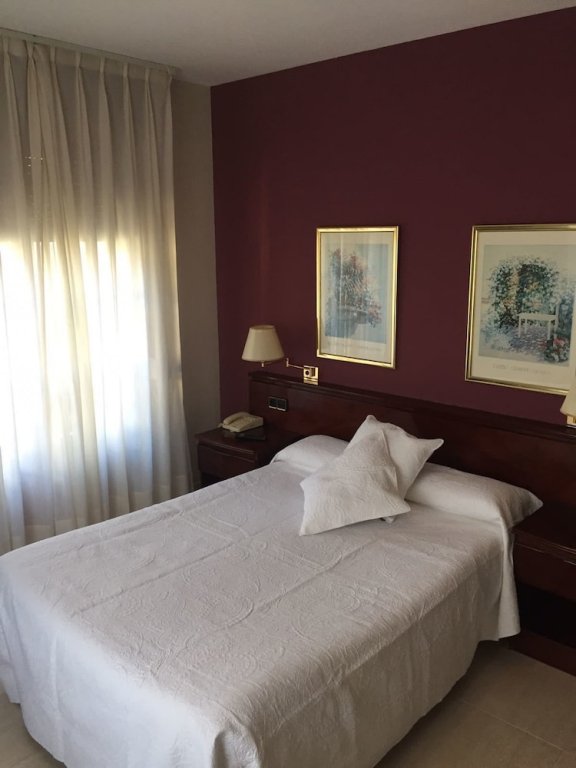 Фото Hostal Santa María