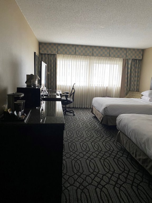 Фото DoubleTree by Hilton Hotel St. Paul Downtown