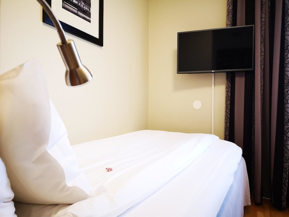 Фото 27183876708