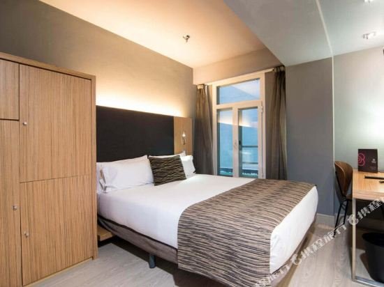 Фото Petit Palace Alcalá