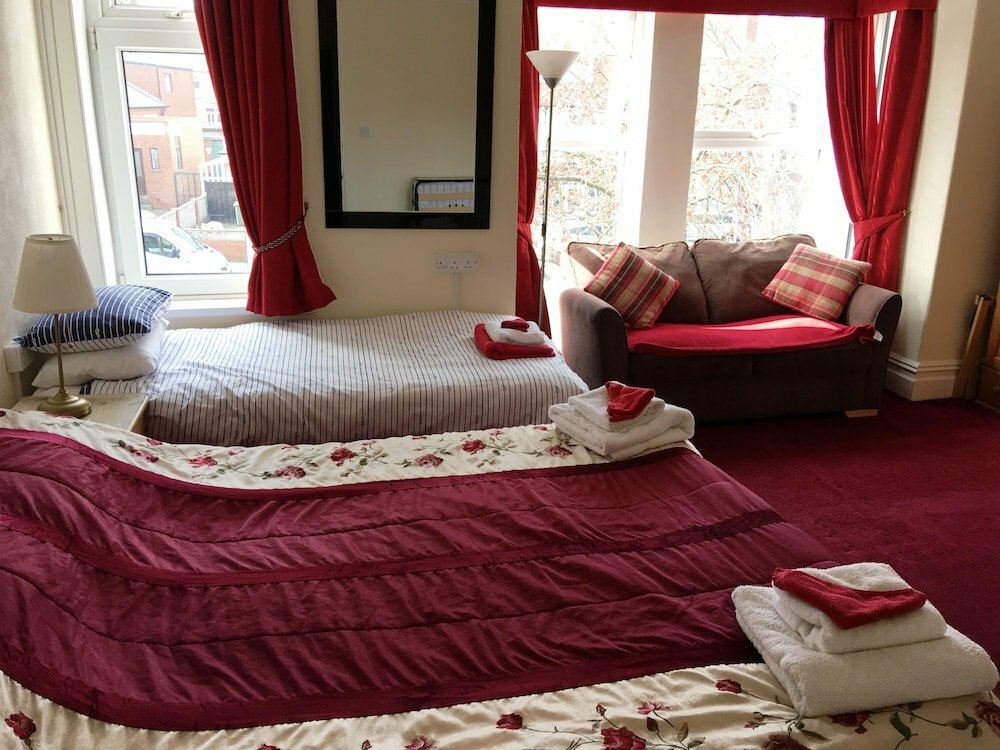 Hotel Robyns guest house, Scarborough, photo