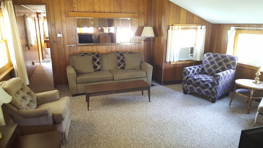 Фото Riverbank Motel and Cabins