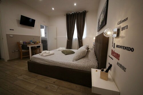 Гостиница La Piazzetta в Бриндизи