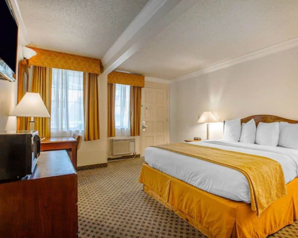 Фото Arbor Inn Monterey