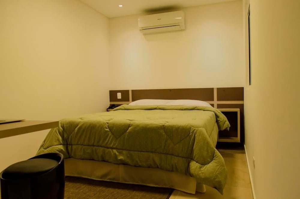 Фото Hollyster Hotel