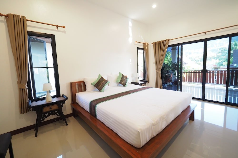 Фото Chanapha Residence