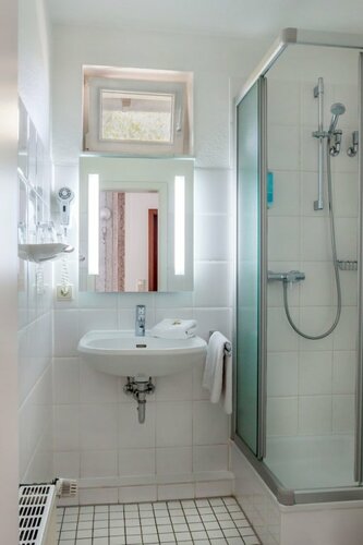 Гостиница Hotel ZweiLinden в Меккенхайме