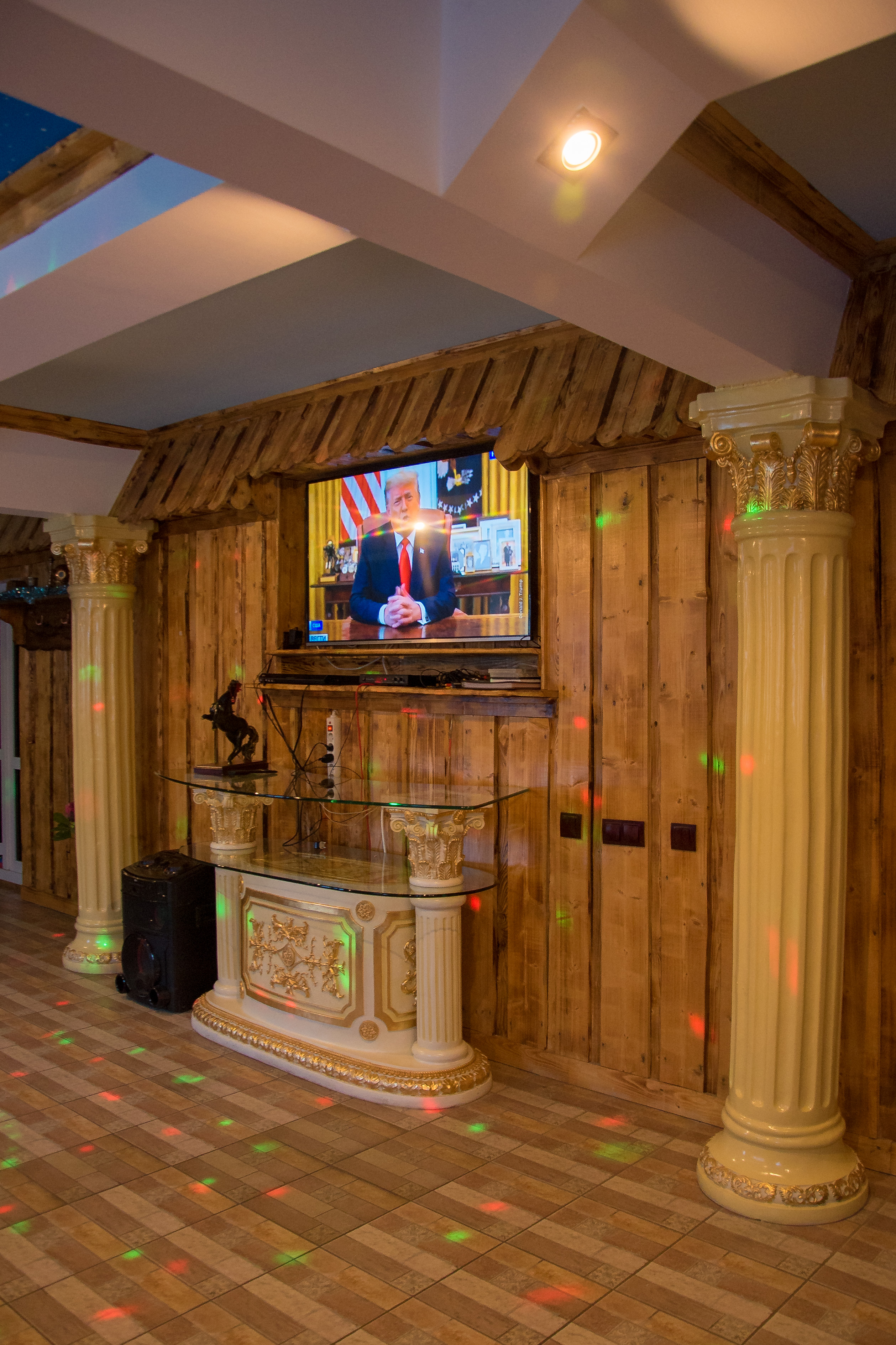 Фото Марс Хауз