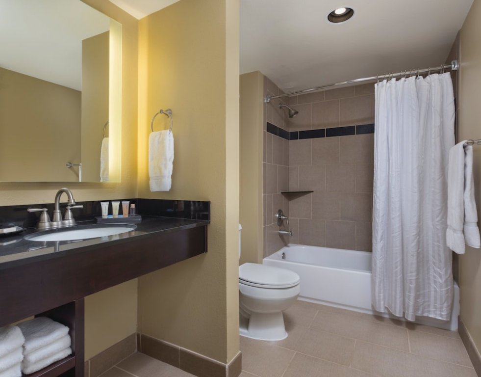 Фото Peacock Suites