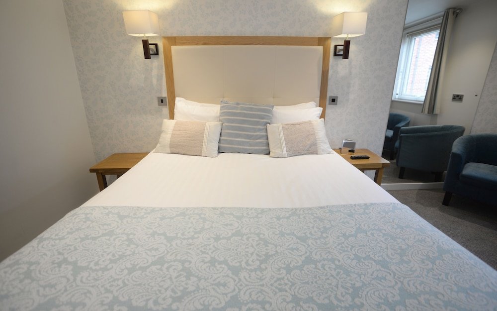 Фото Waterside Hotel & Leisure Club