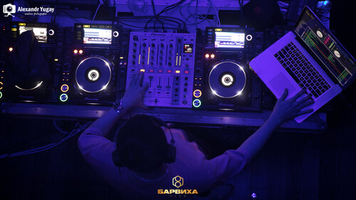 Sperma vaginadan jojaning ogziga oqib tushadi