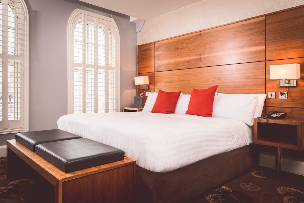 Фото Dukes at Queens Boutique Hotel