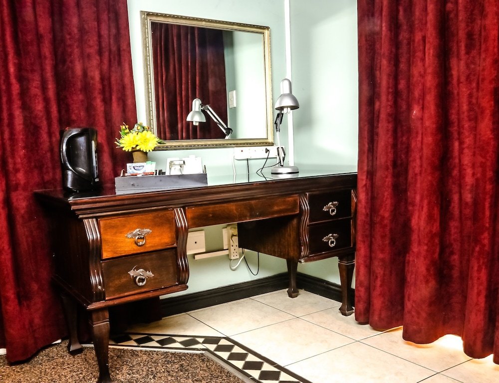 Фото Caesars Guesthouse & Conference Centre