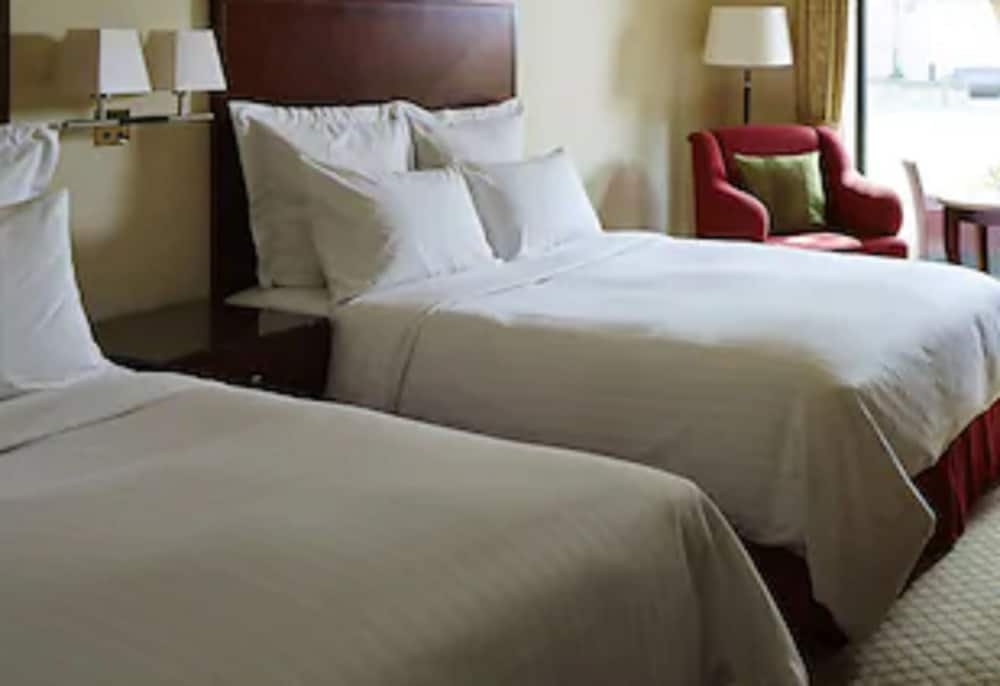 Фото Delta Hotels Cheshunt