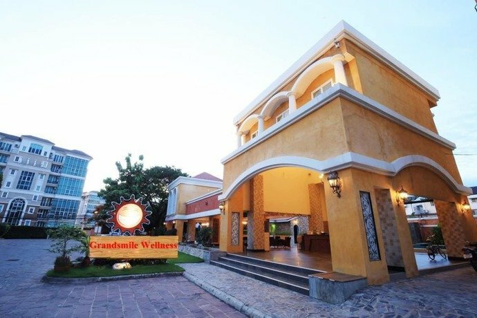 Hotel 12heh Pattaya, Pattaya, photo